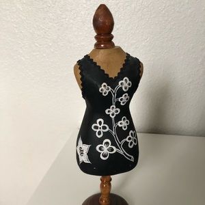 Necklace holder